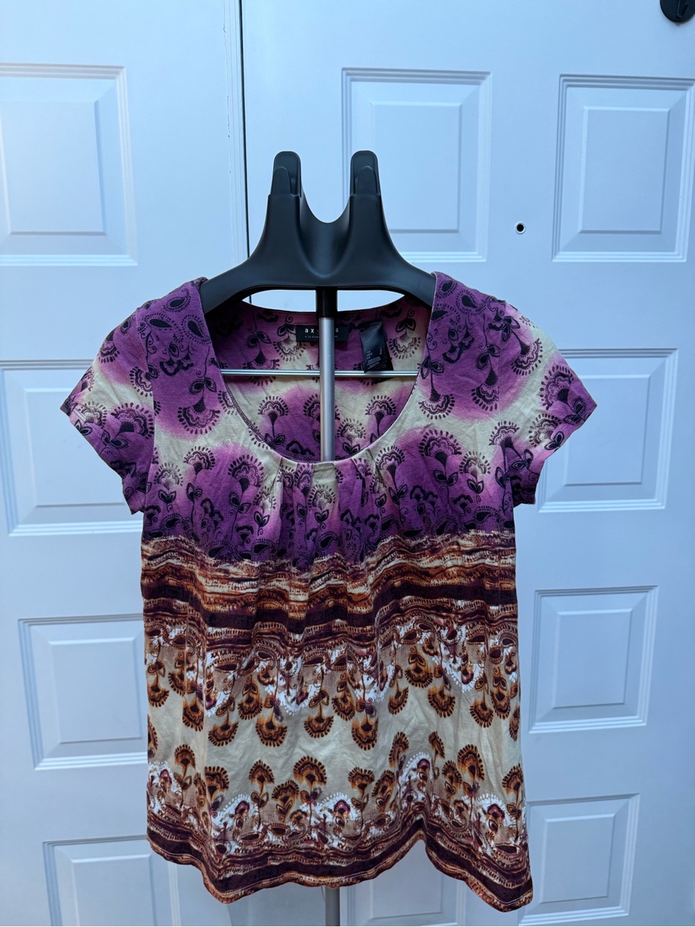 Axcess Purple and Cream Paisley Short Sleeve Top